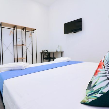 Airport Guest Houses Napoli Esterno foto
