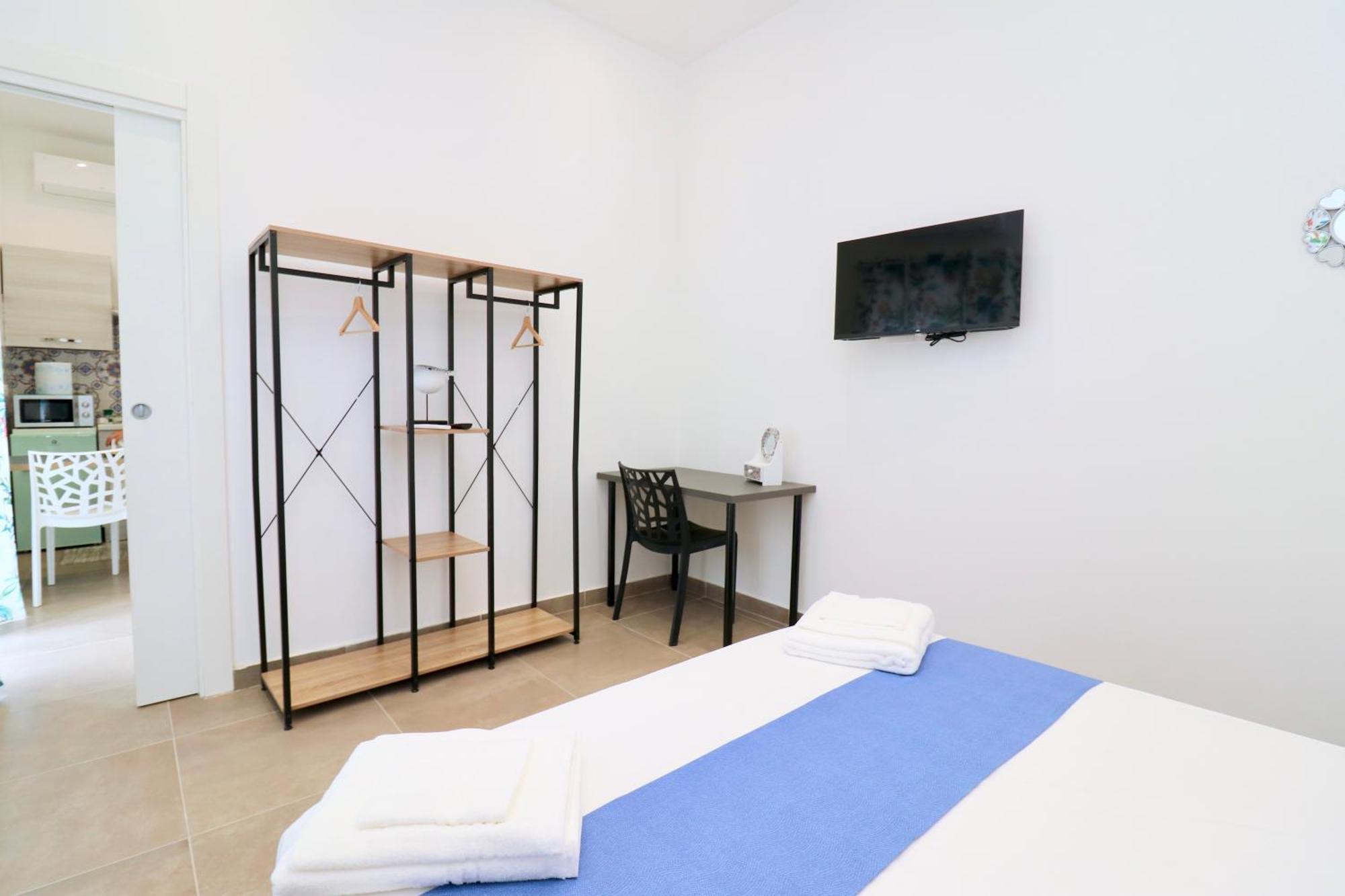 Airport Guest Houses Napoli Esterno foto