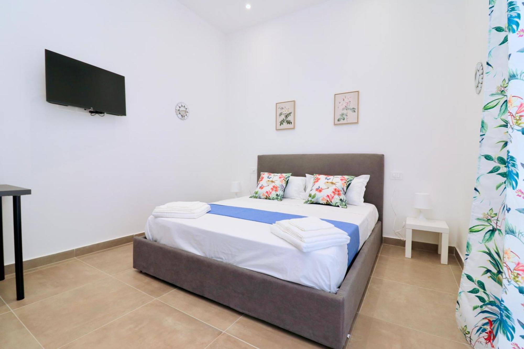 Airport Guest Houses Napoli Esterno foto