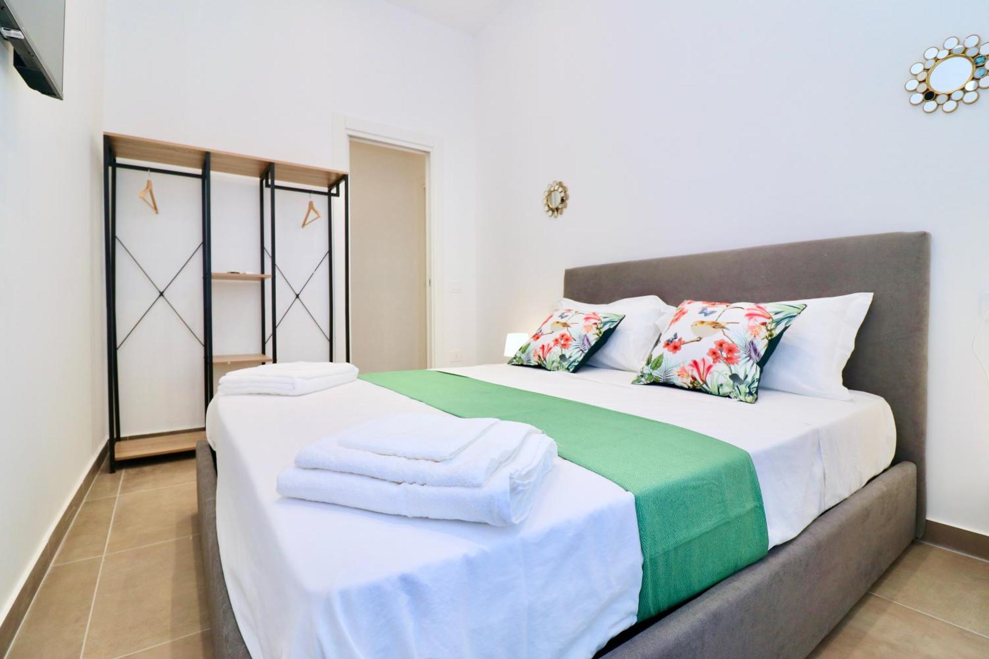 Airport Guest Houses Napoli Esterno foto