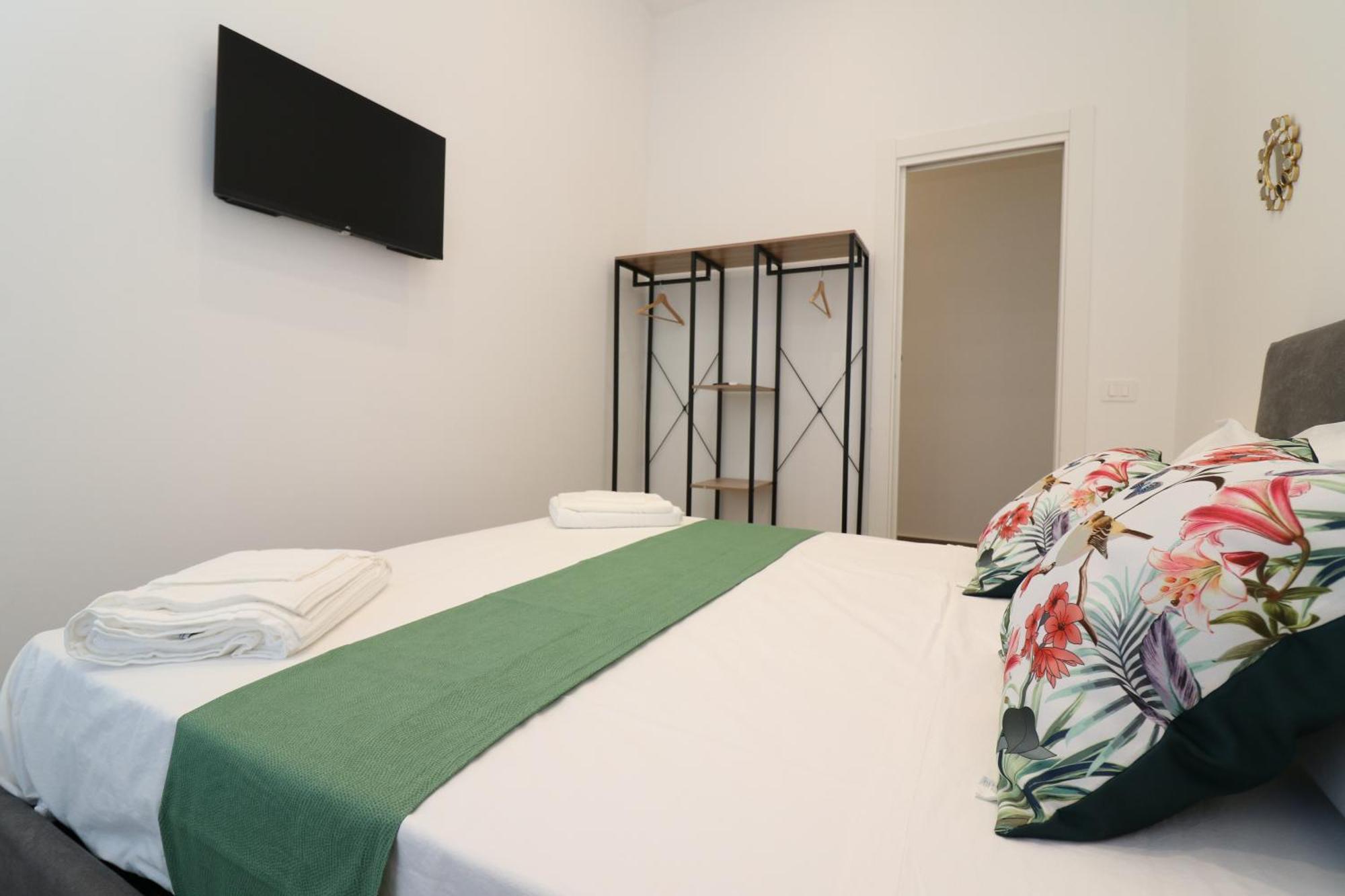 Airport Guest Houses Napoli Esterno foto