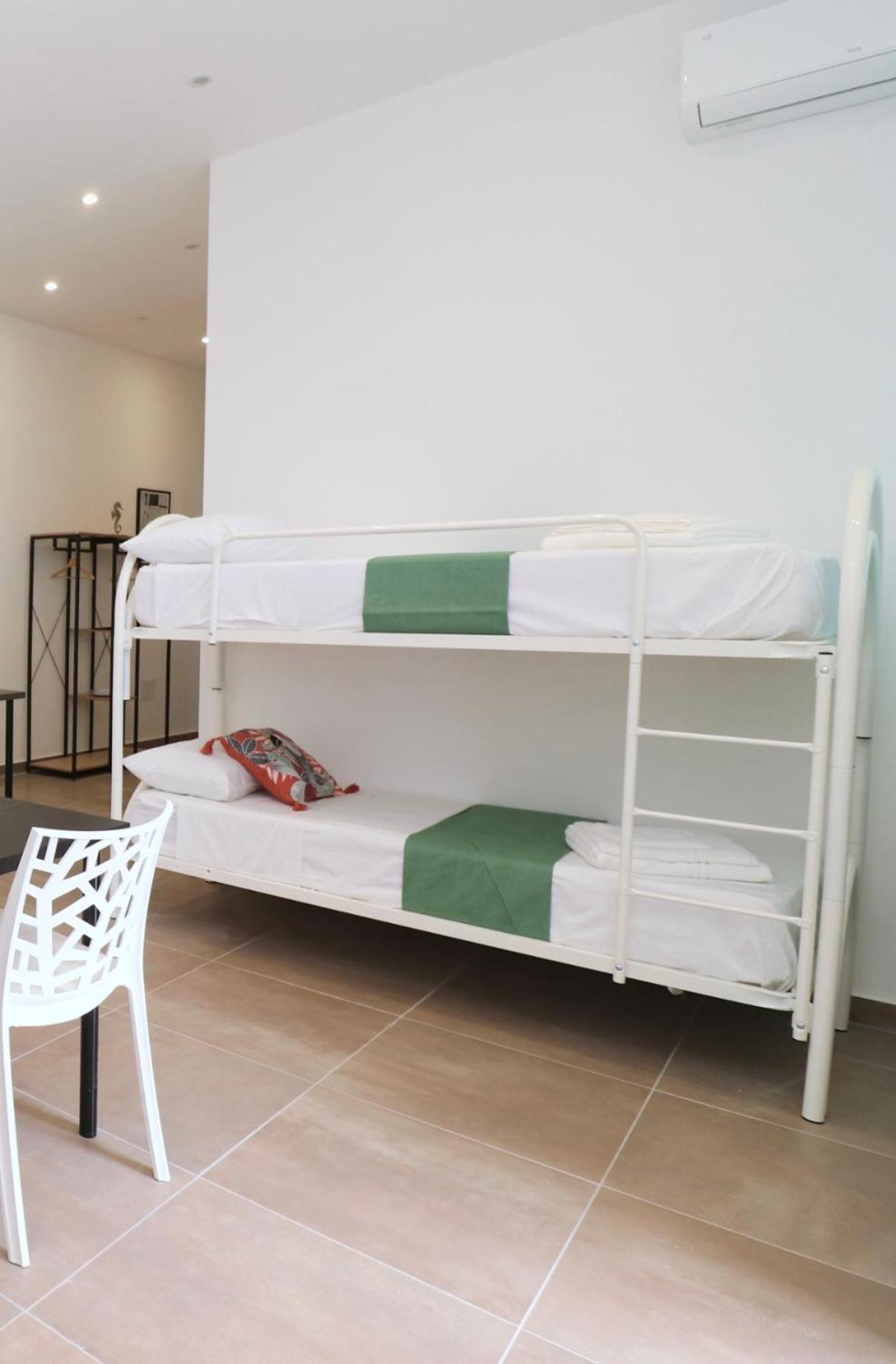 Airport Guest Houses Napoli Esterno foto